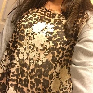 Open back sheer lovely 🐆 shirt